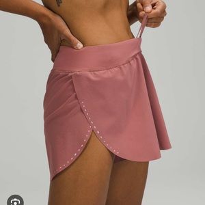 Find your pace line high-rise short 3”